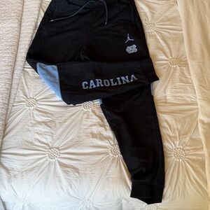 NCAA UNC Tar Heels JORDAN sweatpants. Men’s M. Black w TAR HEEL BLUE!